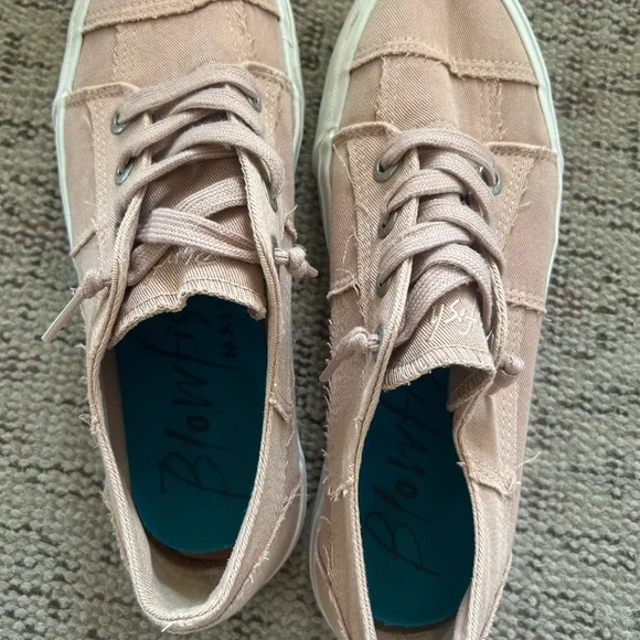 Blowfish Malibu Light Pink Canvas Sneakers - Picture 3 of 6